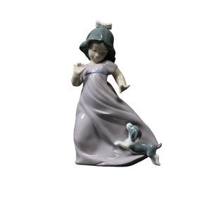 Vintage NAO LLadro Daisa Girl Running With Dog 1987 Spain 6 1/2"